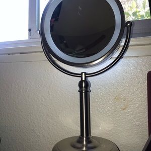 Vanity makeup mirror